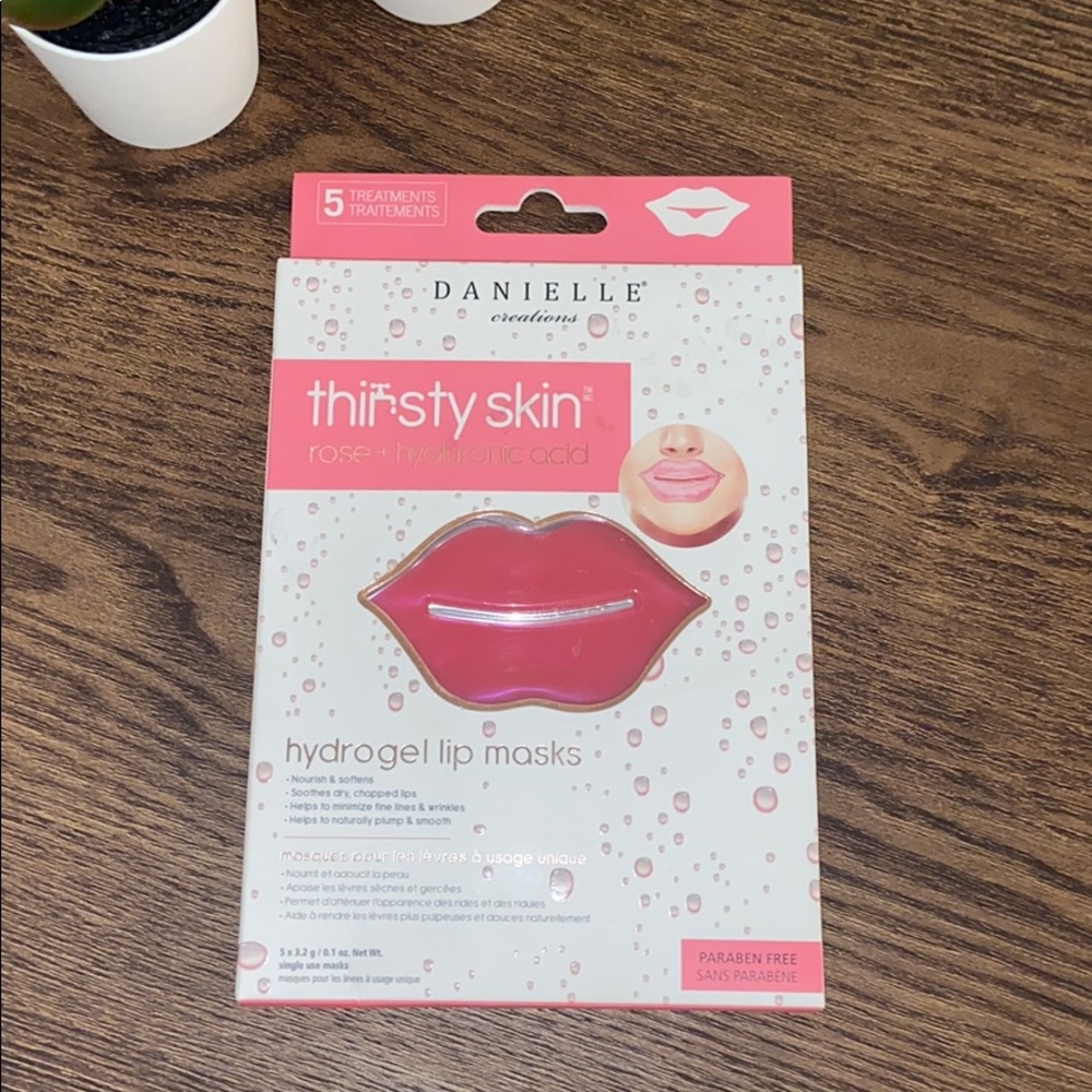LIP MASK